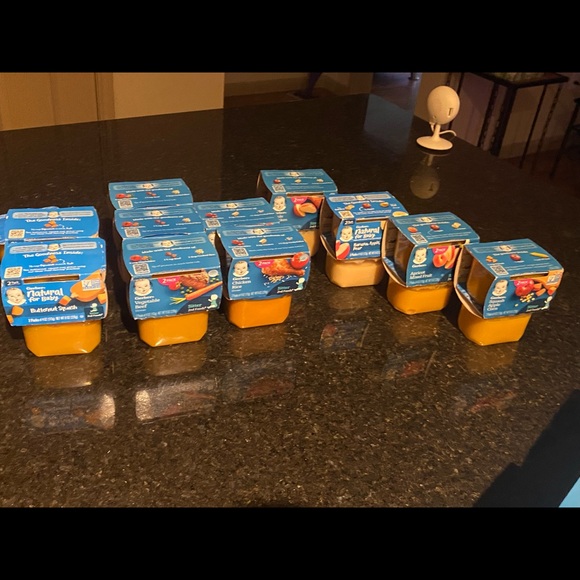 It’s a bulk of baby food and their brand new. An will shipped the same day - Picture 4 of 9